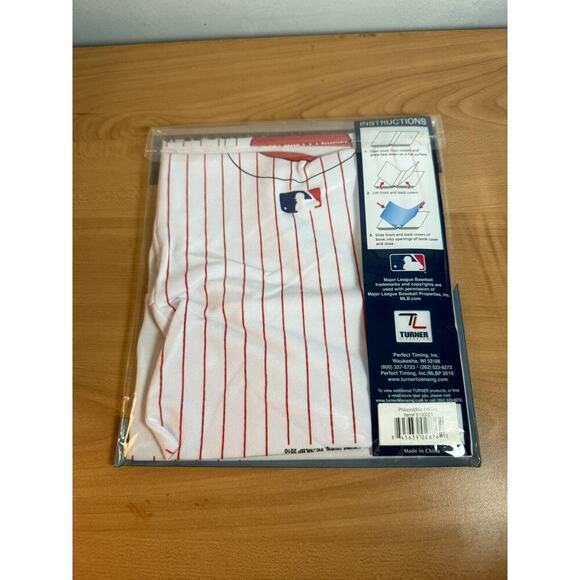 Turner Stretchable Book Cover Philadelphia Phillies New In Package - Picture 3 of 4